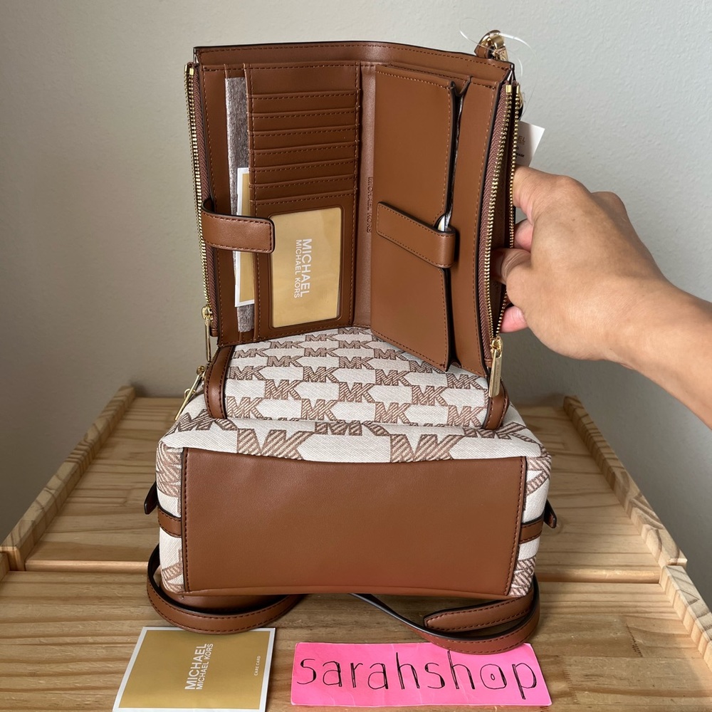 🌼Michael Kors Backpack Set - Picture 2 of 16